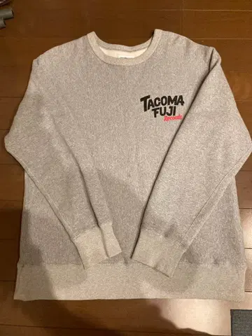 TACOMA FUJI 그레이 맨투맨