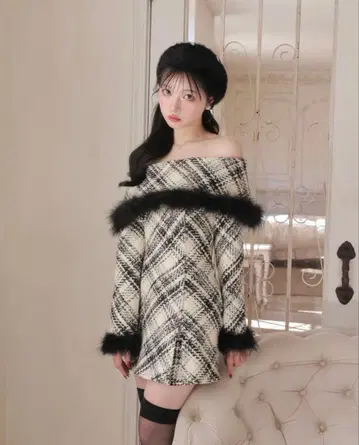 mmeeme 오프숄더 미니 원피스