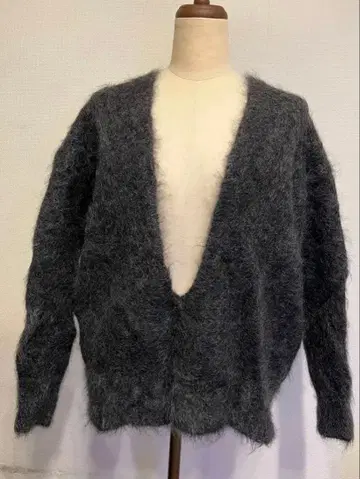 SACRA 알파카 모헤어 블렌드 V넥 니트