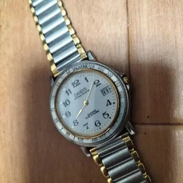 DAISYS 아날로그 손목시계 실버/골드