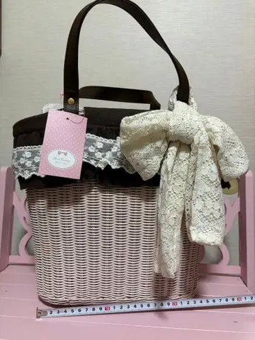 핑크캔디 pinkCandy 화이트와 브라운의 바스켓백 미사용 새상품