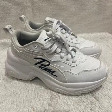 Puma 통굽 스니커즈 화이트