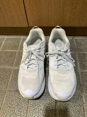 곧 크리스마스 세일 호카오네오네 스니커즈 화이트