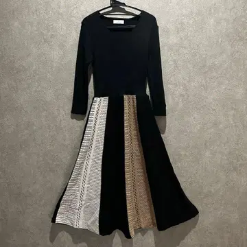 [ M 사이즈 ] Bouchon 부숑 리브 니트 원피스 블랙 계열