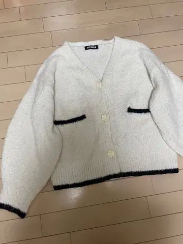 마리콴트 니트 가디건 화이트 라메 믹스