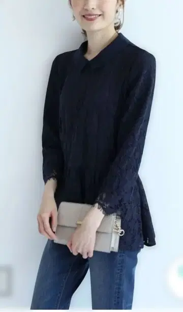 [택 포함 새상품] 아푸와이저 리셰 카라 페플럼 블라우스