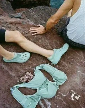 Satisfy x Crocs Quick Trail moss