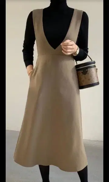 birthday bash 벌스데이 바쉬 슬리브리스 원피스