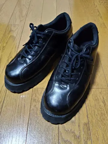 HARE 볼륨 밑창 스니커즈