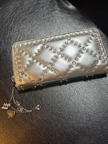 마츠다 세이코 St. Laurent 실버 장지갑 스터드 장식