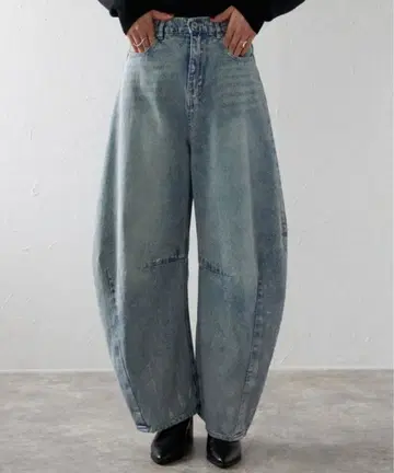 r. 호일 페인트 커브 팬츠