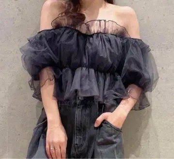 스나이델 snidel 볼륨 개더 프릴 오프숄더 블라우스