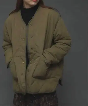 SENSE OF PLACE 퀼팅 노카라 숏코트 카키