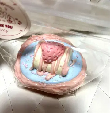 딸기 크림 케이크 스퀴즈