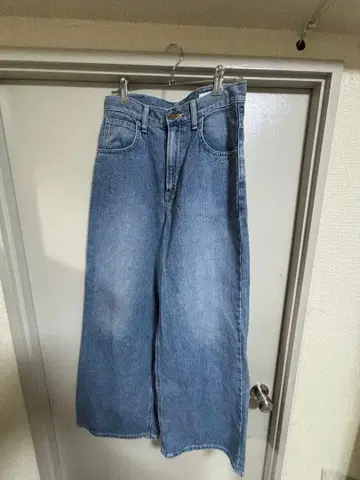 E hyphen world gallery&Lee 콜라보 와이드 레그 데님