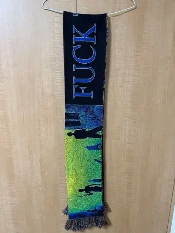 Montmartre New York 머플러