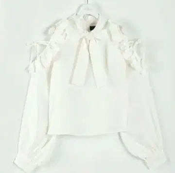 에블린 프릴 블라우스 리본 포함