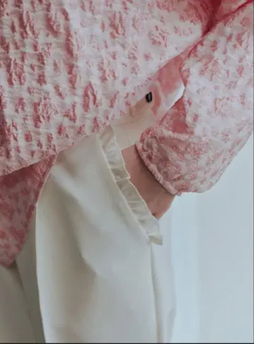 OHGA POCKET FRILL 테이퍼드 팬츠