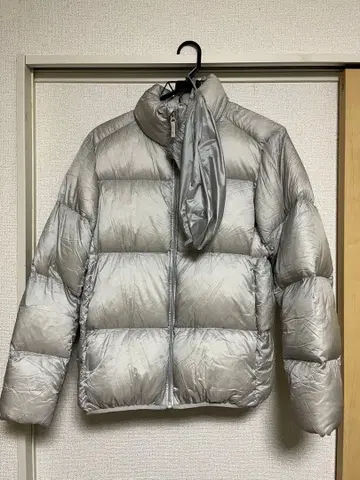 울트라 라이트 다운 볼륨 자켓 남성용 M 유니클로 라이트 그레이 새상품급