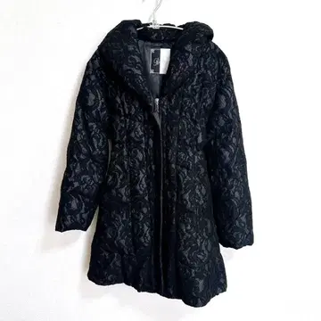 [ Rady ] 블랙 전체 레이스 벨데트 다운 코트 허리 리본