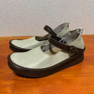 새상품급 벨앤소파 스트랩 펌프스 22cm 아이보리