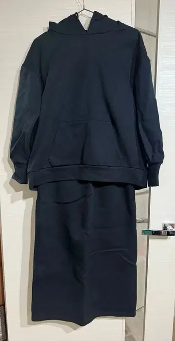 apart by lowrys 맨투맨 셋업