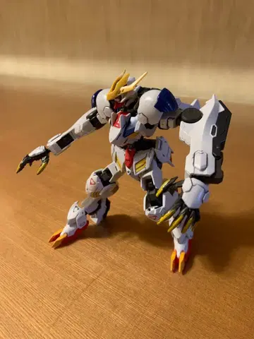 HG 건담 발바토스 루프스렉스