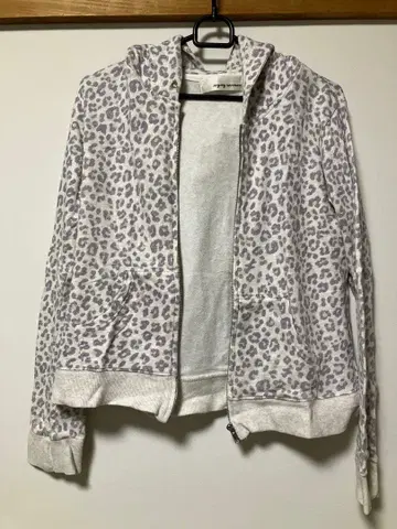 레오파드 무늬 후드 부착 후드티