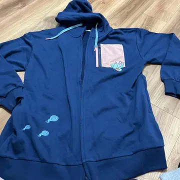 그라니프 후드티