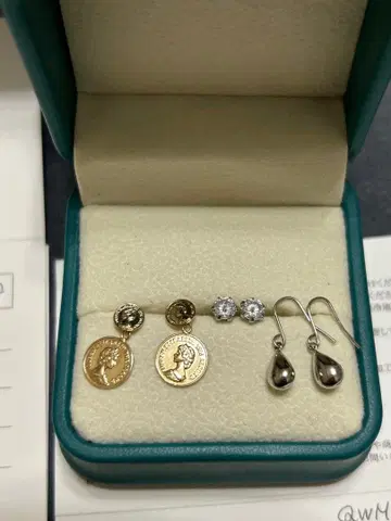 쥬얼리 츠츠미 귀걸이 플라티나 k10 골드 큐빅 지르코니아