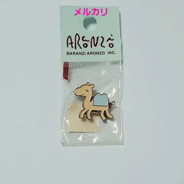 아란지아론조 낙타짱 핀 배지