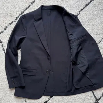 2024년 유니클로 감동 자켓 네이비 테일러드 S 464003