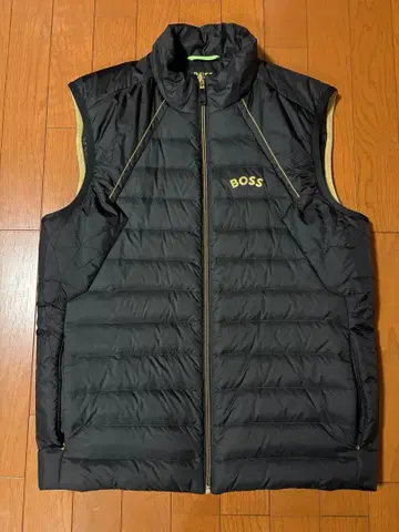 새상품급 BOSS 다운 베스트 블랙