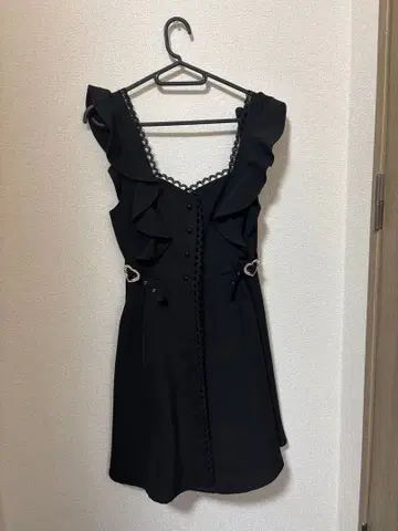 ROJITA 하트 버클 점프 스커트 블랙