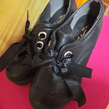 리본 포함 블랙 통굽 로퍼 L 사이즈