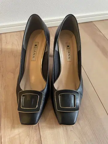 다이애나 블랙 하이힐 펌프스 버클 블랙 스퀘어토 23cm