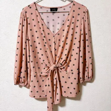 새상품급 FIFTY STREET 도트 무늬 긴팔 블라우스 L