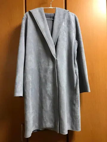 듀얼 아카이브 후드 부착 무스탕 코트