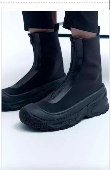 ZARA 지퍼 숏부츠 블랙