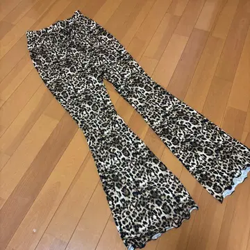 Jouetie 쥬에티 레오파드 무늬 플레어 팬츠