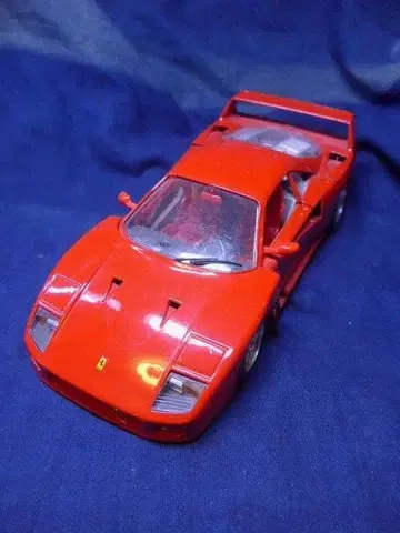 오래된 것입니다. 부라고 페라리 F40 1/18 미니카