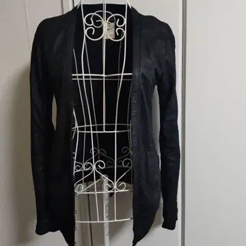 스터닝 루어 블랙 가죽 가디건 긴팔