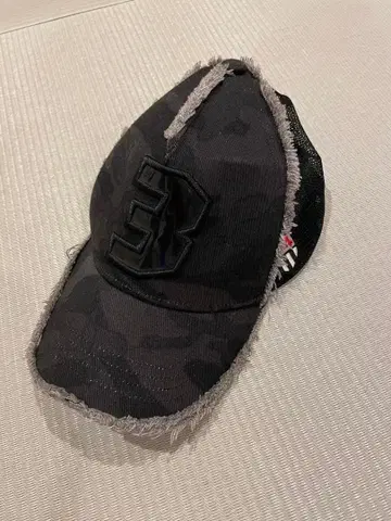 444 캡 요시노리 코타케 디자인 카모플라쥬 프린지 캡