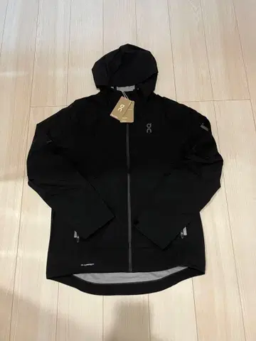 on 트렉 자켓 블랙