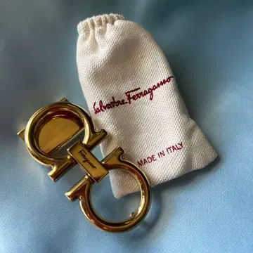 Salvatore Ferragamo 벨트 버클 수납 가방 포함