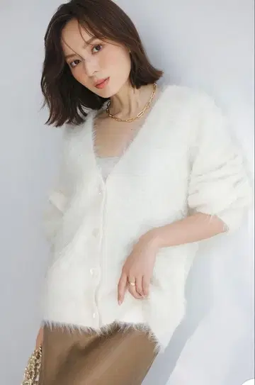 아뉴앙스 수리 알파카 니트 가디건 IVR