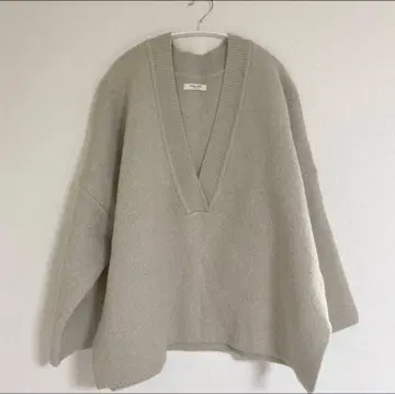 프릭스토어 V넥 니트 베이지 루즈핏