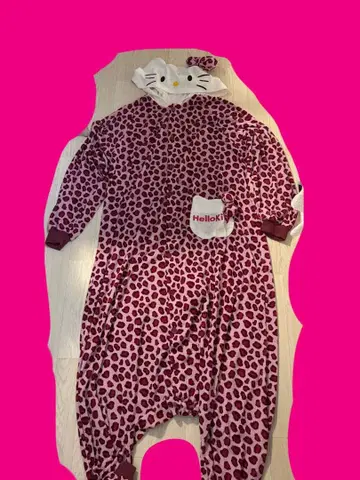 레오파드 무늬 헬로키티 룸웨어