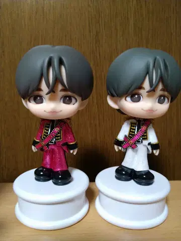 치넨 유리 피규어 2체 세트 (노멀, 시크릿)