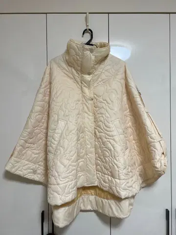 SLY 퀼팅 미니 판초